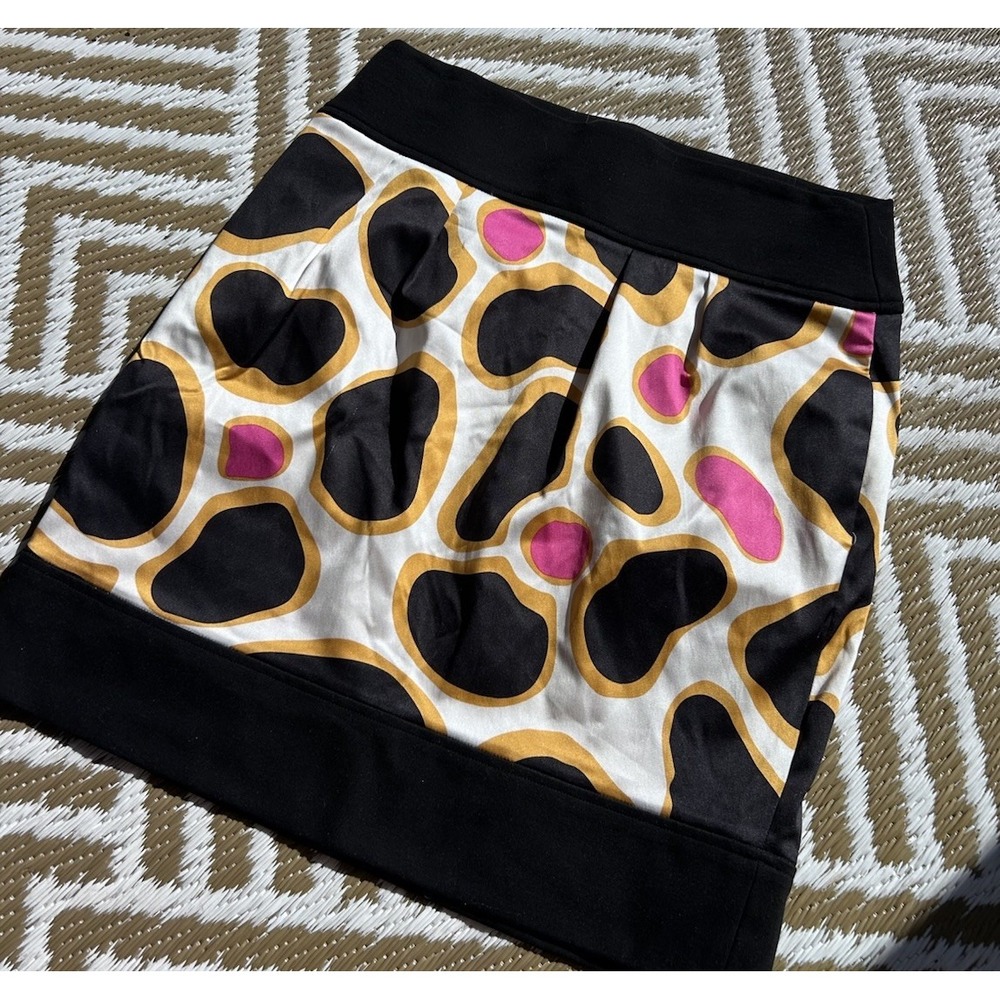 Diane von Furstenberg mini skirt Size 10 (length 20") Silk/Nylon